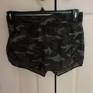 Gently Used Athlete 4” Mesh Racer Run Short in Camo